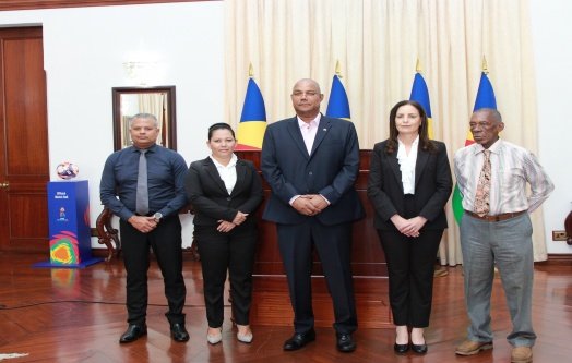 The President of the Republic officiates the swearing-in of the Commission of Inquiry into the Civil Construction Company Limited (CCCL) incident of 7th December 2023